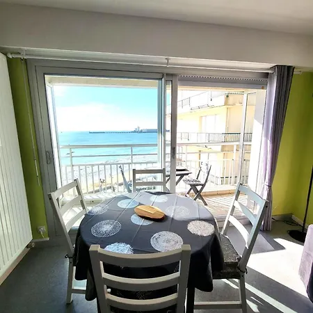 Appartement Renove Face A La Avec Balcon Et Garage - Fr-1-92-948 *
