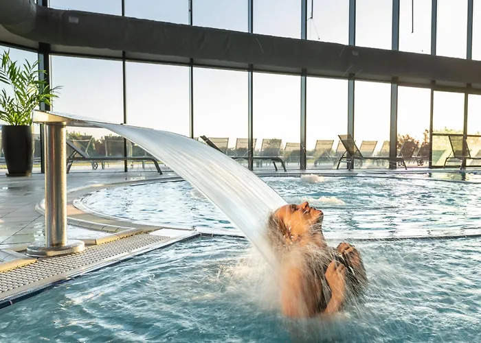 Renove Face A La Avec Balcon Et Garage - Fr-1-92-948 Daire *